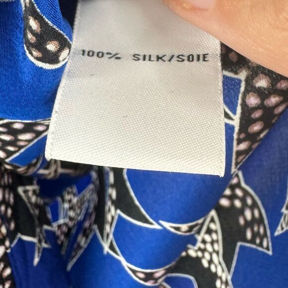 Diane Von Furstenberg Stars Capped Sleeve Relaxed Fit Silk Top - Picture 5 of 5